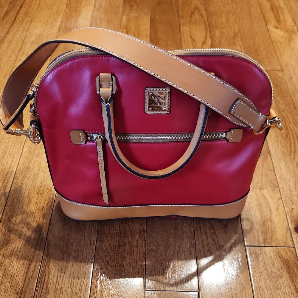 Dooney & Bourke Red Saffiano Leather Satchel Crossbody Bag Gold Logo P-007